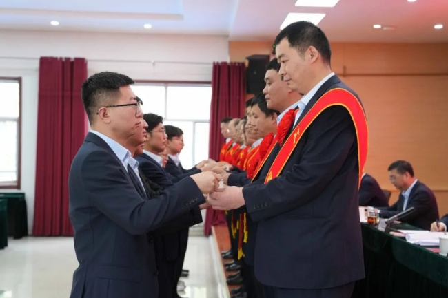 1788912882970736.jpeg 青年人才的成长.jpg