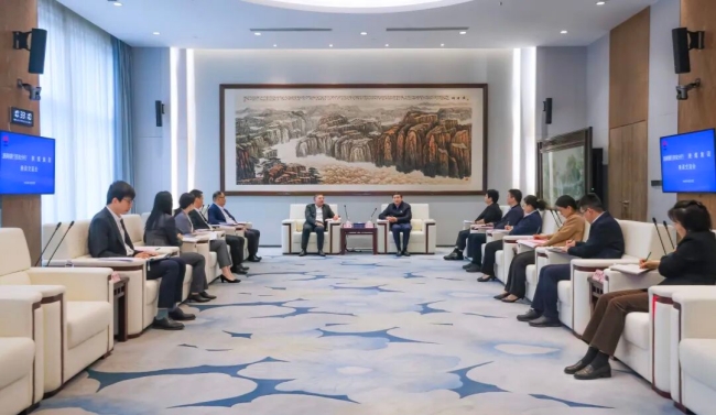 会见浙商银行西安分行党委书记、行长、合规官侯波一行。.jpg